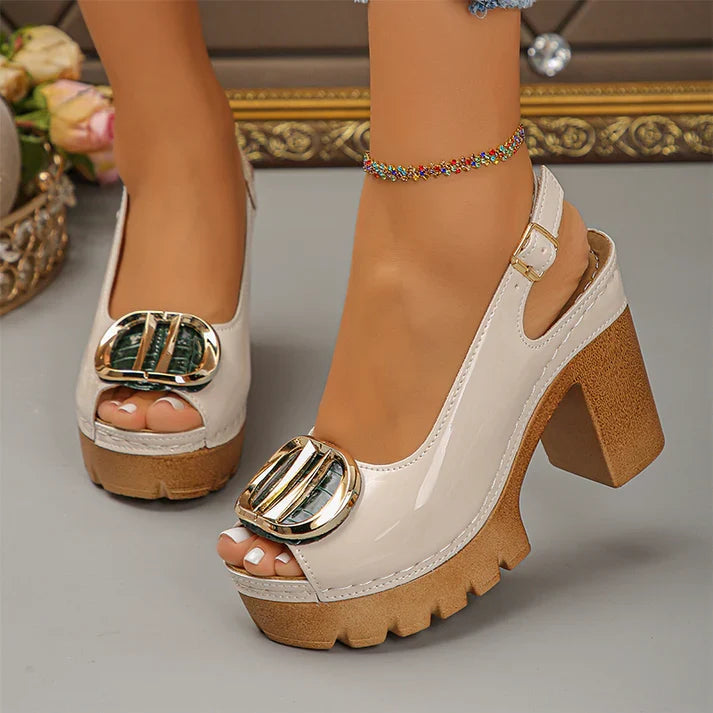 Abril - Sandalias peeptoe de tacón ancho con hebilla metálica