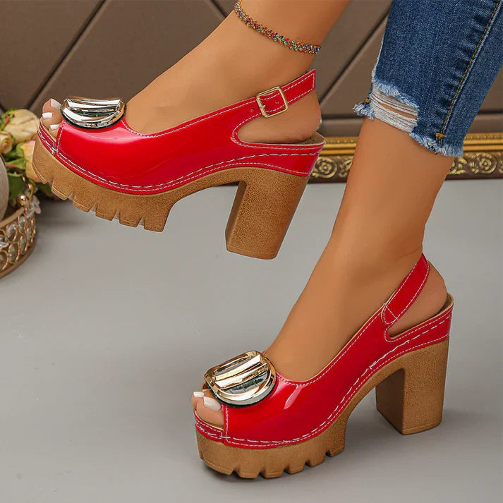 Abril - Sandalias peeptoe de tacón ancho con hebilla metálica