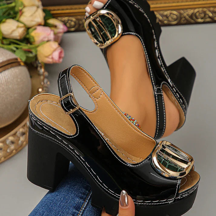 Abril - Sandalias peeptoe de tacón ancho con hebilla metálica