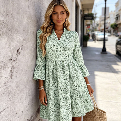 Alba - Vestido con escote de pico y motivo