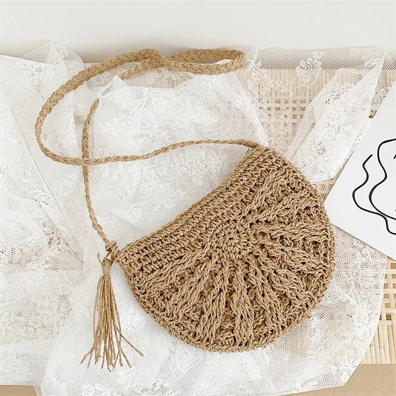Abril - Bolso bandolera de crochet con borla | CARMEN VELVET