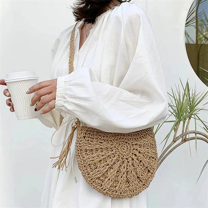Abril - Bolso bandolera de crochet con borla | CARMEN VELVET