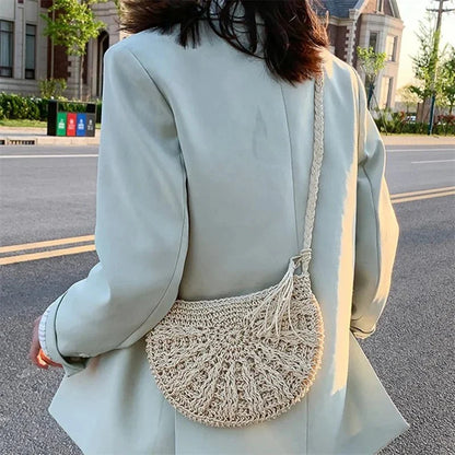 Abril - Bolso bandolera de crochet con borla | CARMEN VELVET